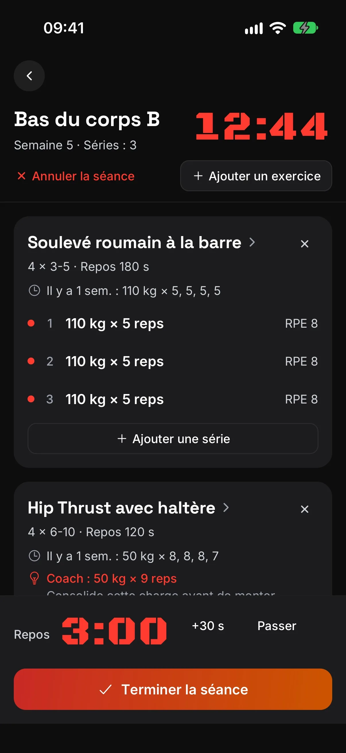 Une séance en cours : les séries notées avec la charge, les répétitions et le RPE, et le minuteur de repos